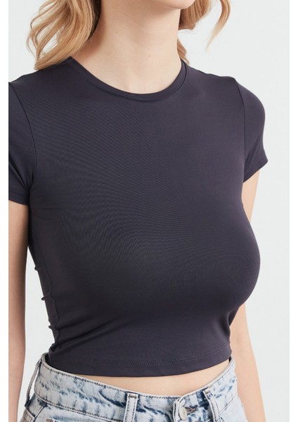 Basic Bisiklet Yaka Crop Tişört indirimleri