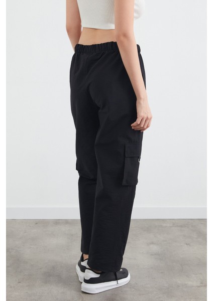 Paçası Stoperli Kargo Cepli Paraşüt Pantolon fırsatları