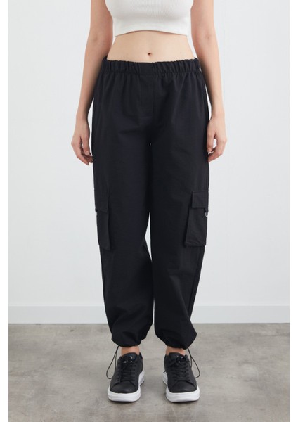 Paçası Stoperli Kargo Cepli Paraşüt Pantolon