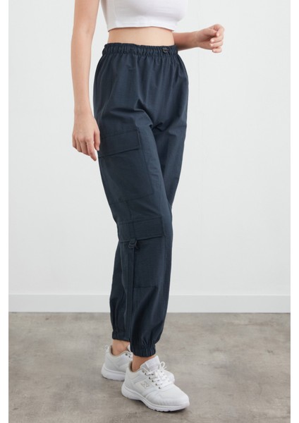 Beli Lastikli Paraşüt Kumaş Jogger Pantolon fiyatları