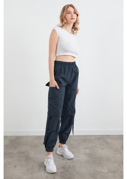 Beli Lastikli Paraşüt Kumaş Jogger Pantolon modelleri