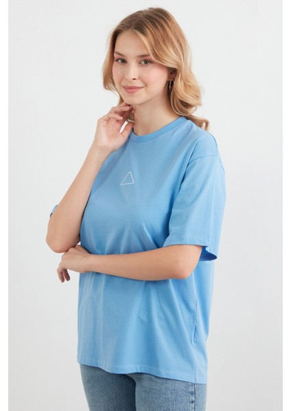 Üçgen Nakışlı Bisiklet Yaka Oversize Tişört fiyatları