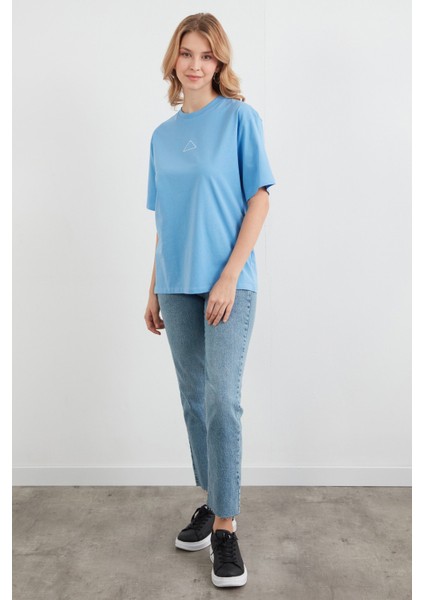 Üçgen Nakışlı Bisiklet Yaka Oversize Tişört fırsatları