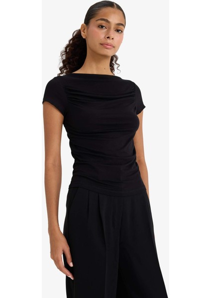 Slim Fit Dar Kesim Kayık Yaka Omzu Açık Siyah Kısa Kollu Tişört modelleri