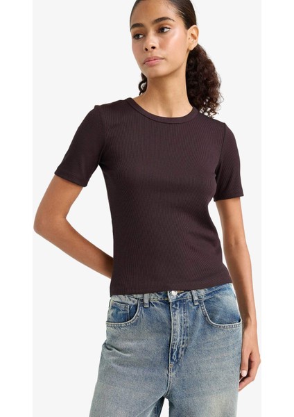 Slim Fit Dar Kesim Bisiklet Yaka Basic Düz Fitilli Kaşkorse Kısa Kollu Tişört C0097AX25AU fırsatları