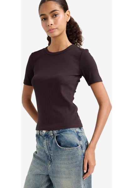 Slim Fit Dar Kesim Bisiklet Yaka Basic Düz Fitilli Kaşkorse Kısa Kollu Tişört C0097AX25AU indirimleri