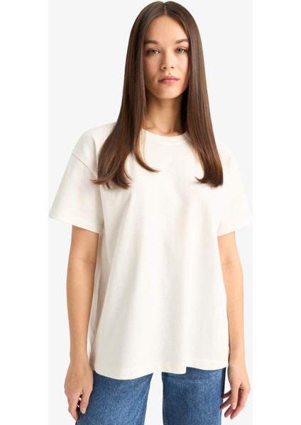 Oversize Geniş Kalıp Bisiklet Yaka Basic Düz Beyaz Kısa Kollu Tişört E4935AX25AU modelleri