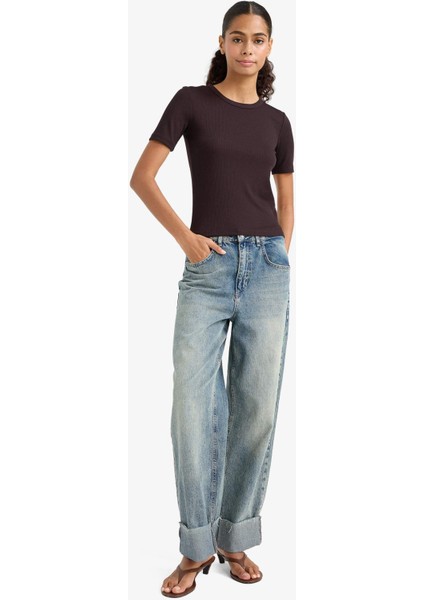 Slim Fit Dar Kesim Bisiklet Yaka Basic Düz Fitilli Kaşkorse Kısa Kollu Tişört C0097AX25AU fiyatları