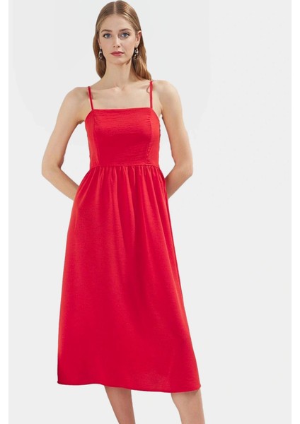 Şık A Line Midi Elbise Nefes Alan Polyester Dokuma Kare Yaka Kolsuz Uzun Ömürlü Özel Tasarım fiyatları