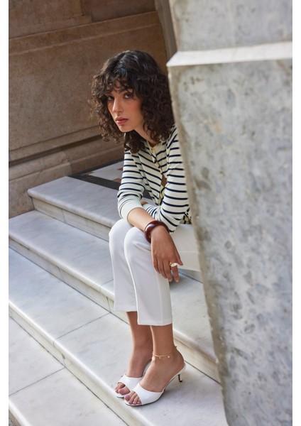 Beyaz Cilt Tek Bant Topuklu Kadın Terlik