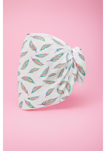 Beyaz Renkli Parti ve Karnaval Tüy Desenli Kısa Pareo Saten Iç Göstermez Kadın Plaj Elbisesi