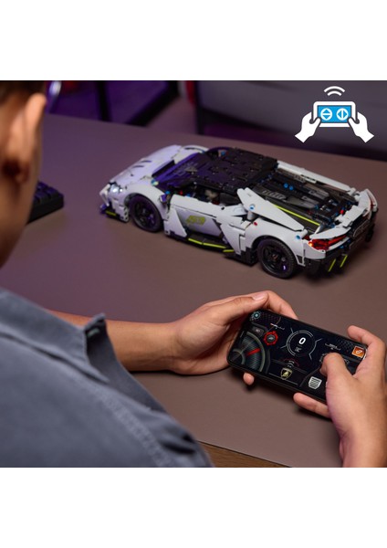 ® Technic Lamborghini Revuelto Süper Spor Araba 42214 - 10 Yaş ve Üzeri Çocuklar için STEM Oyuncak Yapım Seti (1135 Parça)