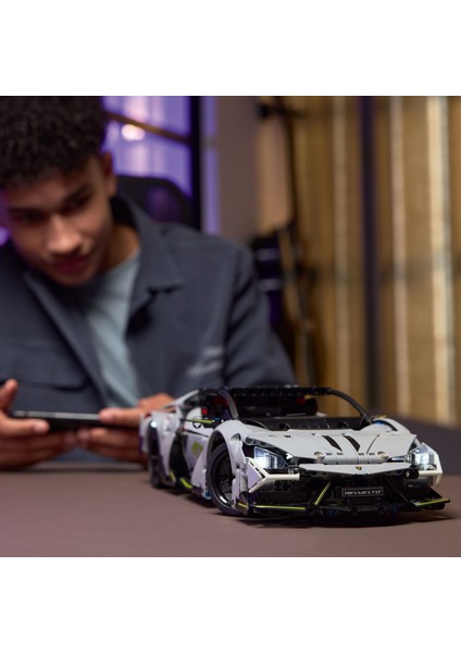 ® Technic Lamborghini Revuelto Süper Spor Araba 42214 - 10 Yaş ve Üzeri Çocuklar için STEM Oyuncak Yapım Seti (1135 Parça)