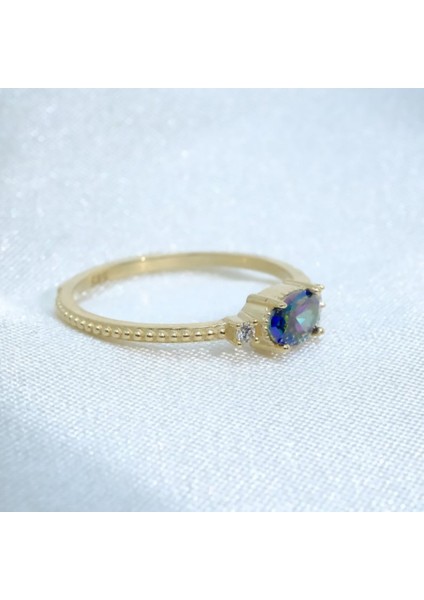 Gümüş Yüzük - Mistik Topaz Oval Kesim Yan Zirkon Taşlı Modern 925 Ayar Gümüş Kadın Tektaş Yüzük