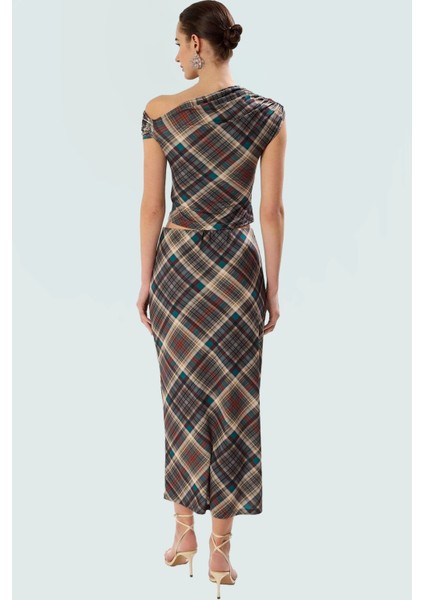 Ekose Desenli Örme Midi Elbise Takım Rahat Şık ve Çok Yönlü Premium Kalite Dayanıklı Malzeme modelleri