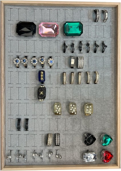 Gri Ahşap Yüzük ve Takı Düzeni, 34,5X24,5X2,5 Cm, Şık ve Işlevsel Tasarım