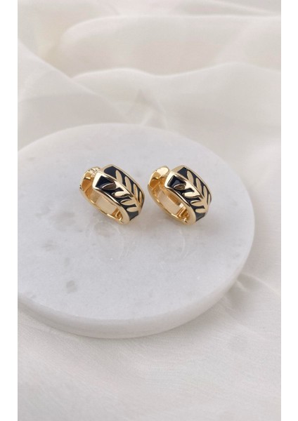Yaprak Desenli Siyah Gold Halka Küpe