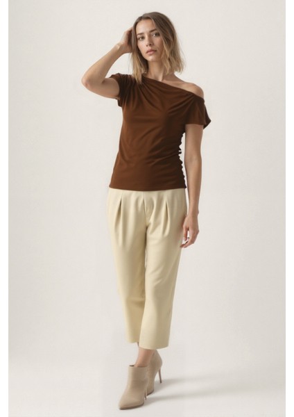 Tek Omuzu Büzgü Detaylı Bluz