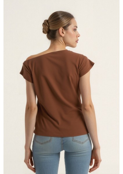 Tek Omuzu Büzgü Detaylı Bluz fırsatları