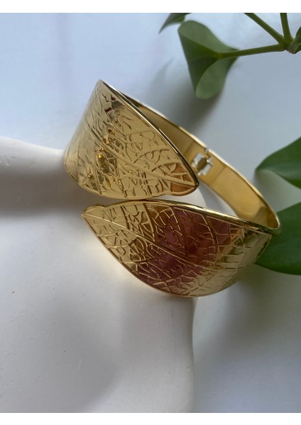 Gold Geniş Yaprak Model Çelik Kelepçe Çap 6,5 cm