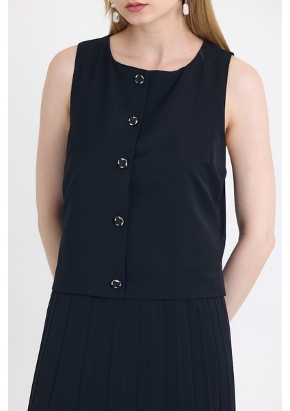 Siyah Ön Düğmeli Pliseli Elbise 251627 fırsatları