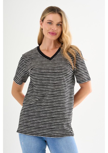 Alexandergardı V Yaka Çizgili T-Shirt fırsatları