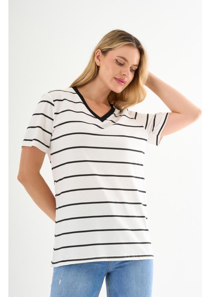 Alexandergardı V Yaka Çizgili T-Shirt fırsatları