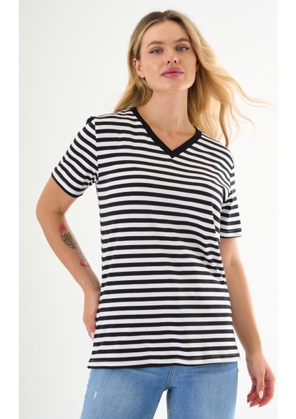 Alexandergardı V Yaka Çizgili T-Shirt fırsatları