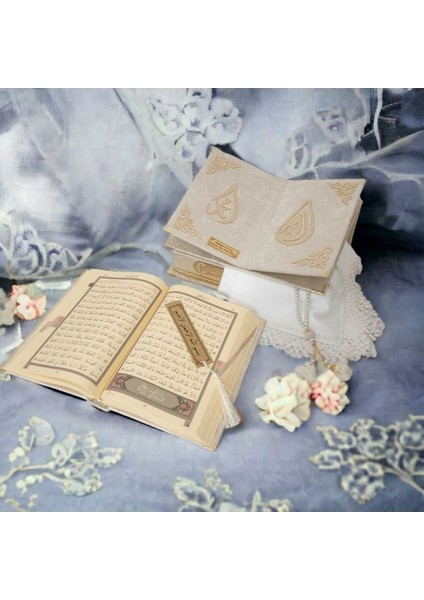 Kişiye Özel Rahleli Hediye Orta Boy Kuranı Kerim Tespih-Örtü(Krem) fırsatları