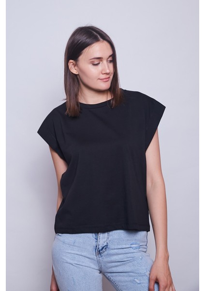 Kadın Geniş Sıfır Yaka Kısa Kol Pamuk Kumaş Oversize Tshirt-Siyah fırsatları