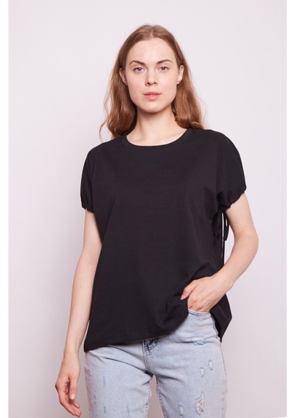 Lycrasız Pamuk Geniş Sıfır Yaka Düşük Omuzlu Kolları Bağcıklı T-Shirt -Siyah fiyatları