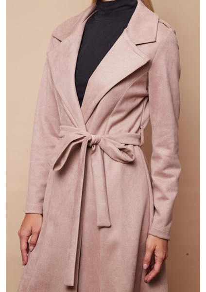 Kadın Hafif Likralı Süet Kumaş Anvelop Kruvaze Cepli Uzun Kol Diz Boy Trençkot-Vizon fırsatları