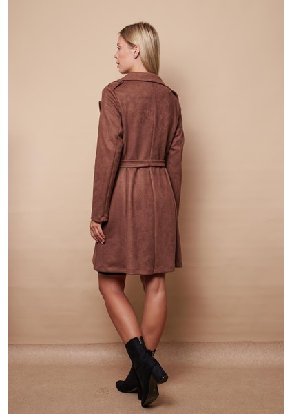 Kadın Hafif Likralı Süet Kumaş Anvelop Kruvaze Cepli Uzun Kol Diz Boy Trençkot-Kahve modelleri