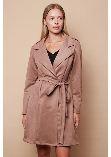 Kadın Hafif Likralı Süet Kumaş Anvelop Kruvaze Cepli Uzun Kol Diz Boy Trençkot-Bej indirimleri