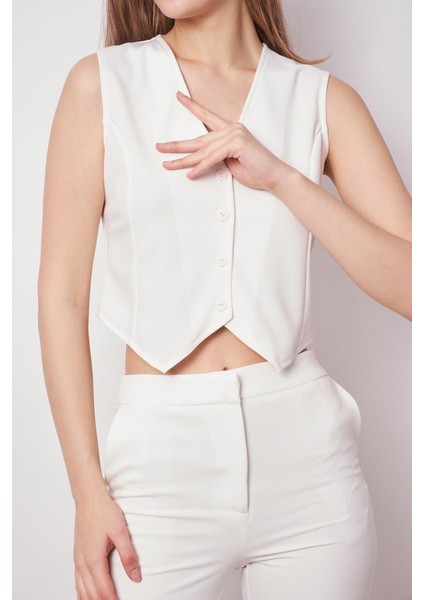 Kadın Likralı Krep Kumaş Arkası D Tokalı Kısa Yelek-Krem indirimleri