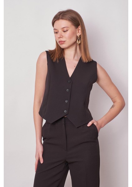 Kadın Önü Düğmeli Hafif Likralı Kumaş Kısa Yelek-Siyah fırsatları