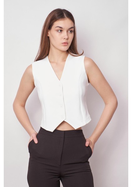 Kadın Önü Düğmeli Hafif Likralı Kumaş Kısa Yelek-Krem modelleri