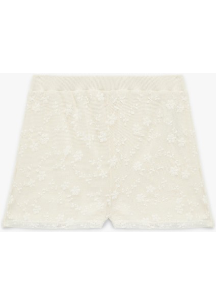 Iki Farklı Kumaş Kullanımlı Ajurlu Çiçekli Dantelli Mikro Şort