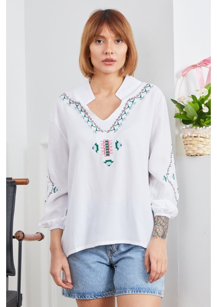 Etnik Nakışlı V Yaka Bluz modelleri