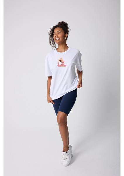 Yoga Pozu Baskılı Oversize Pamuklu Beyaz Kadın T-Shirt modelleri