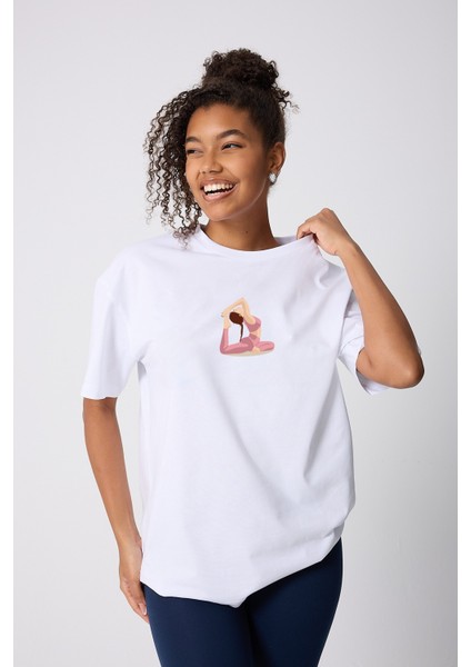 Yoga Pozu Baskılı Oversize Pamuklu Beyaz Kadın T-Shirt indirimleri