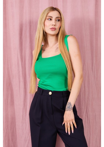 Kare Yaka Kalın Askılı Triko Atlet modelleri