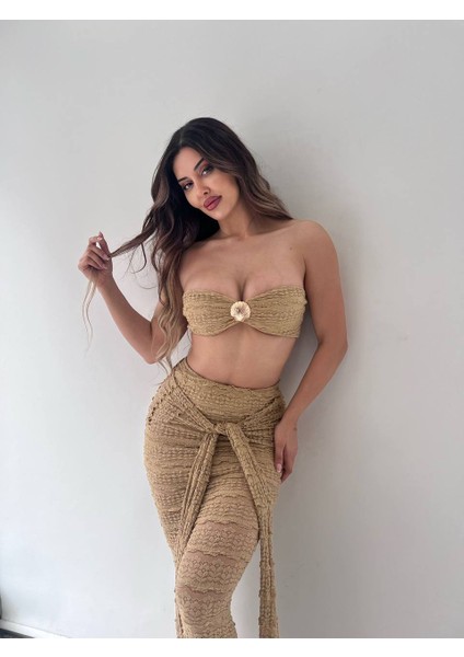 Deniz Kabuğu Detaylı Dantel Bandeau Crop & Yırtmaçlı Uzun Etek Takım modelleri