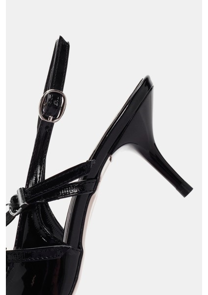 Berry Kadın Siyah Rugan Tokalı Topuklu Ayakkabı fırsatları