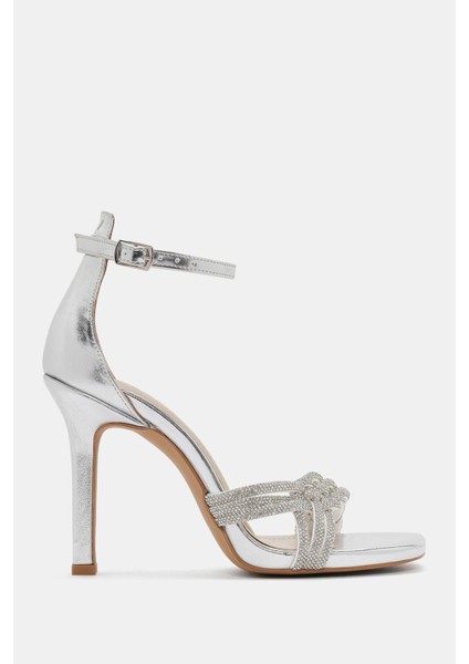 Pangas Kadın Gümüş Örgü Detaylı Topuklu Ayakkabı