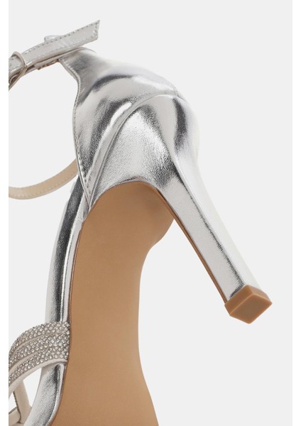 Pangas Kadın Gümüş Örgü Detaylı Topuklu Ayakkabı indirimleri