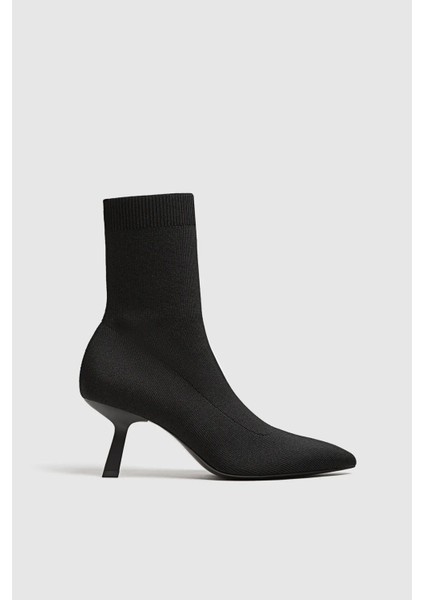 Siyah Streç Topuklu Bilekte Bot D