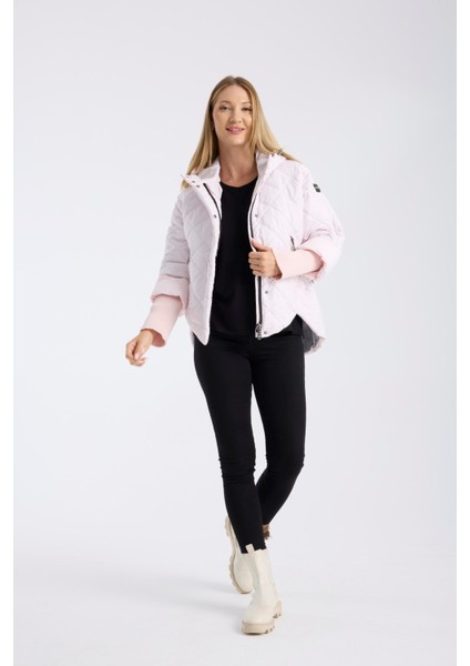 Kadın Sabit Kapşonlu Triko Ribana Detaylı Kapitone Spor Şişme Mont - Şık ve Sıcak Tasarım 8704