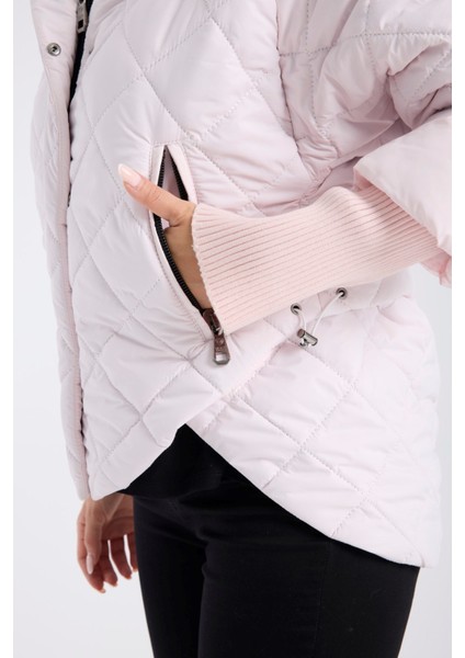 Kadın Sabit Kapşonlu Triko Ribana Detaylı Kapitone Spor Şişme Mont - Şık ve Sıcak Tasarım 8704