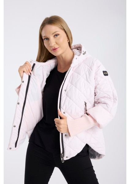 Kadın Sabit Kapşonlu Triko Ribana Detaylı Kapitone Spor Şişme Mont - Şık ve Sıcak Tasarım 8704